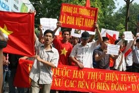 เพื่อนมิตรในโลกสนับสนุนเวียดนามและปรารถนาว่า ทุกฝ่ายจะแก้ไขปัญหาความตึงเครียดอย่างสันติ